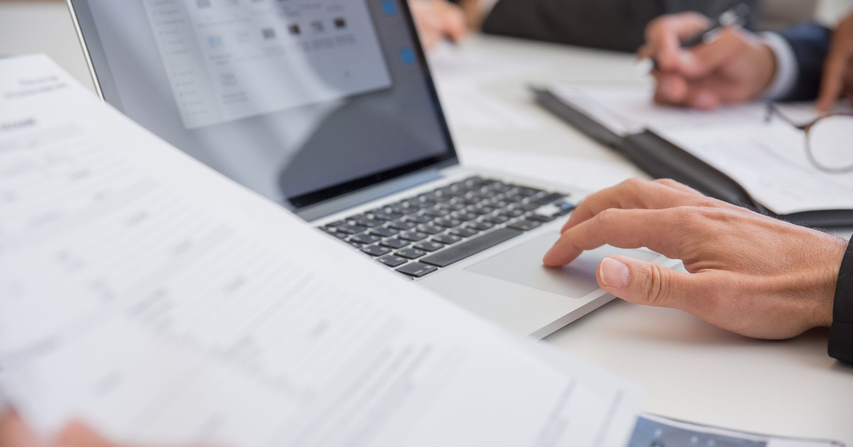manager reviewing the proposals of an AI agent before approval