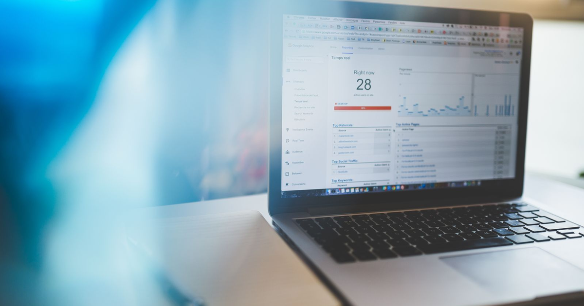 перевірка комерційних запитів через Search Console і CRM